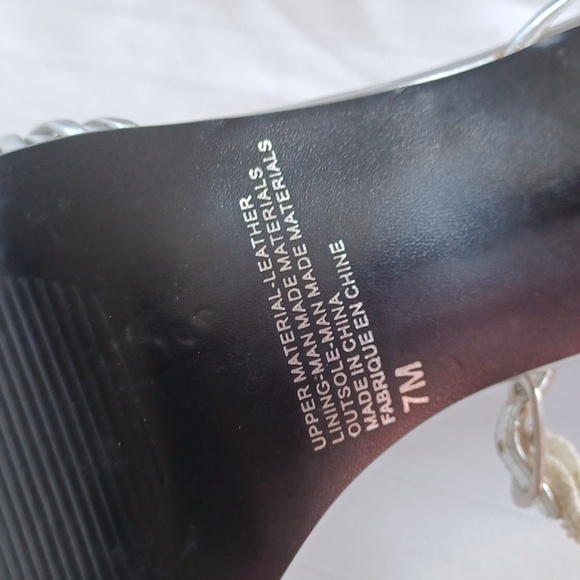 Vianni Collection Silver Leather Strappy Heels- Sz. 7 - Picture 13 of 14